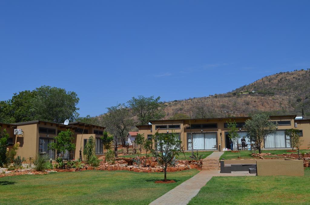 Manor Hills Guest Lodge Rustenburg Exterior photo